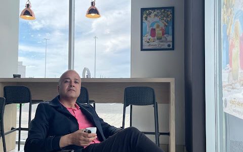 Unlocking Happiness: An Interview with Life Coach Aziz Mone on Building Strong Relationships