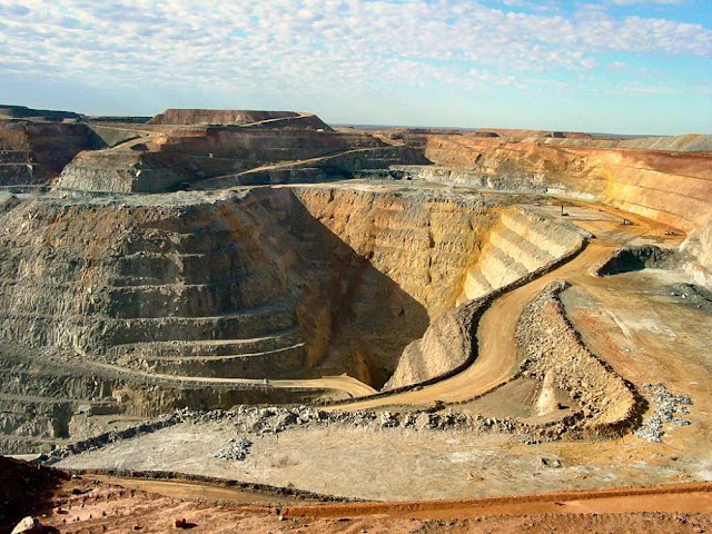Abu Dhabi’s Mubadala inks deal to operate Colombian gold mine